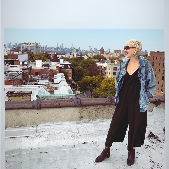 Meet your Posher, Jenn - Picture 7 of 7